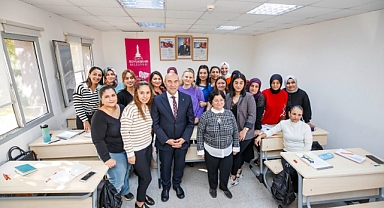 Masal Evi çocuklarından Başkan Soyer’e sürpriz