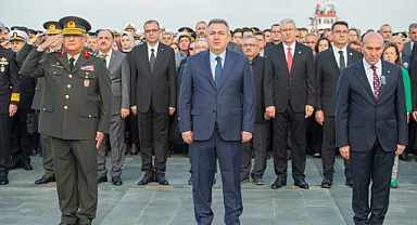 Saat 9’u 5 geçe İzmir’de hayat durdu