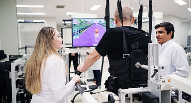 Yatağa bağımlıydı, 3 ayda hastaneden yürüyerek çıktı! 