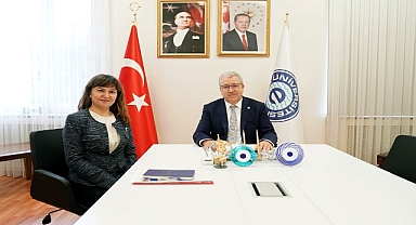 Egeli akademisyen Konsey üyeliğine yeniden seçildi