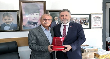 Başkan Sandal’dan 24 muhtara teşekkür plaketi