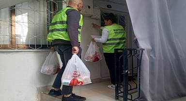 Bayraklı Belediyesinden 13 bin kişiye iftar paketi
