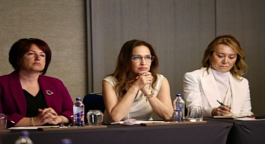 Başkan Tugay ilçe belediye başkanlarıyla toplantı yaptı