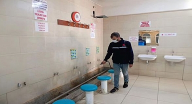 Bayraklı’da camiler bayrama hazır