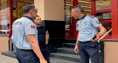 Bayraklı'da kaldırım işgallerine denetim