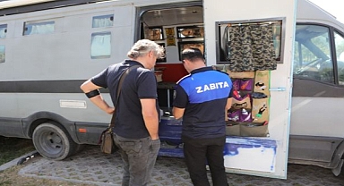 Bayraklı’da karavan işgaline zabıta engeli