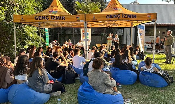 İzmir'de gençlerin “deneyim yolculuğu başladı