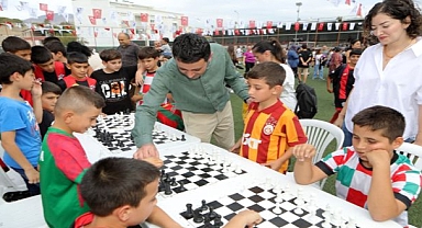  Yüzlerce Çocuk Bilim, Sanat Ve Sporla Buluştu