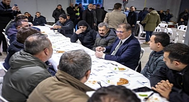 Biz Kocaman Bir Aileyiz