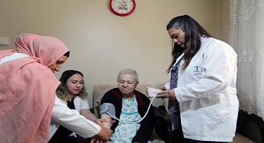 Yaşlı Destek Hattı’ Kurdu