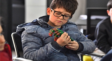 Geleceğin girişimcileri, fikirlerinin temellerini FabrikaLab İzmir’de attı