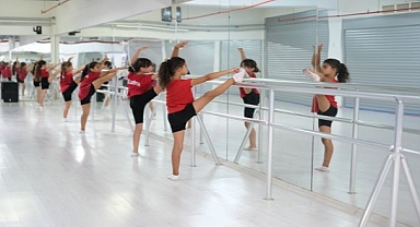 Çocuklar sporla dolu dolu bir yaz geçiriyor