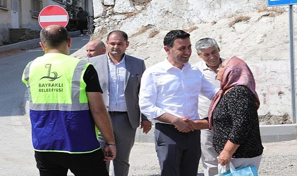 Bayraklı'da yol yenileme çalışmaları hız kesmiyor