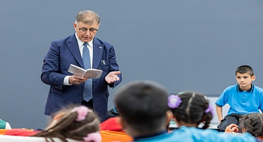 Başkan Tugay okudu, Kadifekaleli çocuklar dinledi