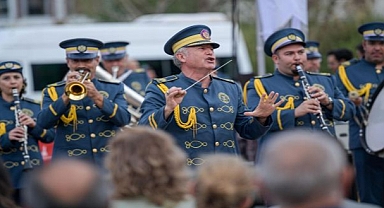 İzmir'de Cumhuriyet kutlamaları devam ediyor