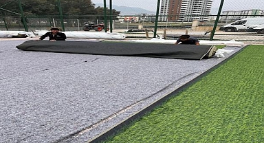 Büyükşehir'den gençlere beş yeni halı saha