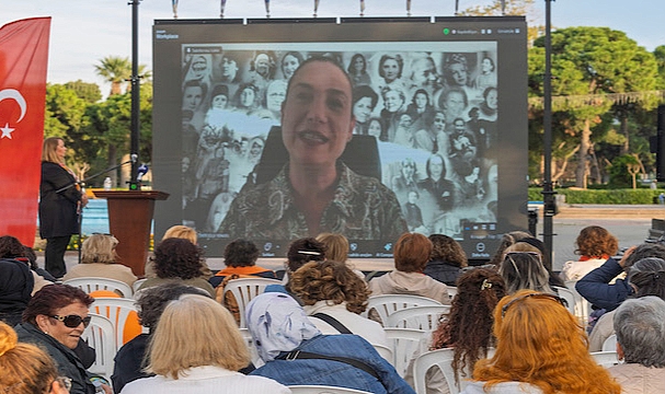 İzmir’den dünyaya, dünyadan İzmir’e: Buradayım, iyiyim