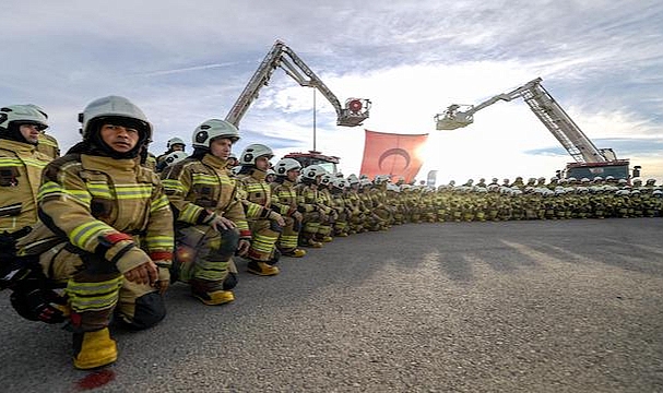 İzmir'in yeni itfaiye memurları göreve hazır