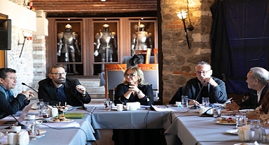 İzmir Şehir Tiyatroları Danışma Kurulu toplandı