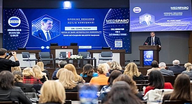 Başkan Tugay İZİKAD’ın MEDSPARC Uluslararası İş Zirvesi’ni açtı