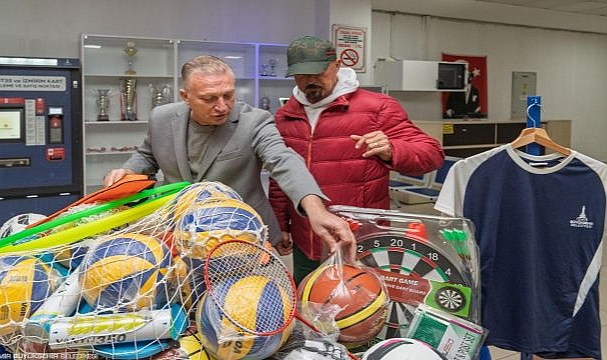 İzmir’de spor okul sıralarına taşınıyor