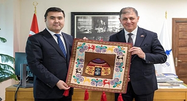 Başkan Tugay Kırgız Başkonsolos Toktobekoviç’i ağırladı