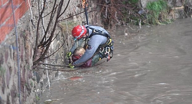 İzmir Büyükşehir Belediyesi ekipleri sağanak nedeniyle seferber oldu