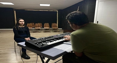 İzmir Büyükşehir Belediyesi gençlerin sanat yolculuğunu destekliyor