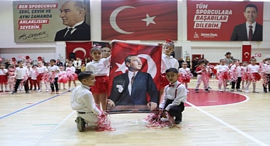 Bayraklı’da 23 Nisan Programları Çocukların Yoğun Katılımıyla Devam Ediyor