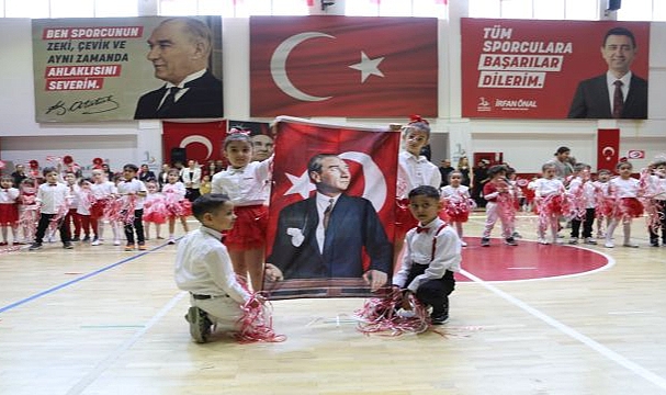 Bayraklı’da 23 Nisan Programları Çocukların Yoğun Katılımıyla Devam Ediyor