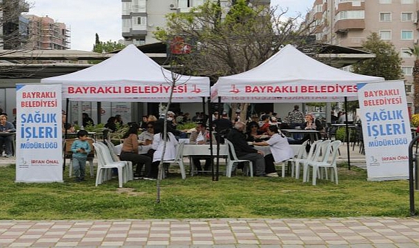 Bayraklı’da Sağlık Haftası’nda Sağlık Hizmeti Vatandaşla Buluştu