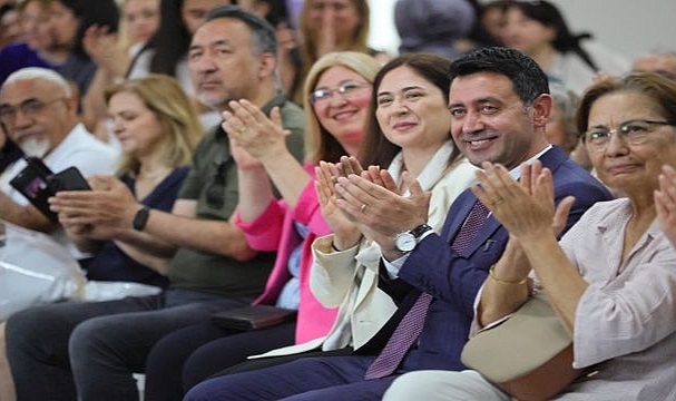 Bayraklı’nın üreten kadınları eserlerini sergiledi